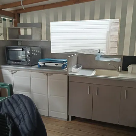 Mobil Home Camping Proche Royan A 300M De La Plage *