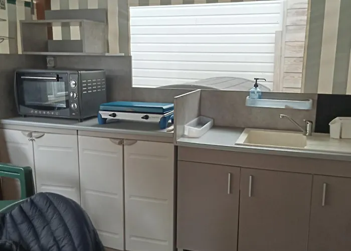 Mobil Home Camping Proche Royan A 300M De La Plage *