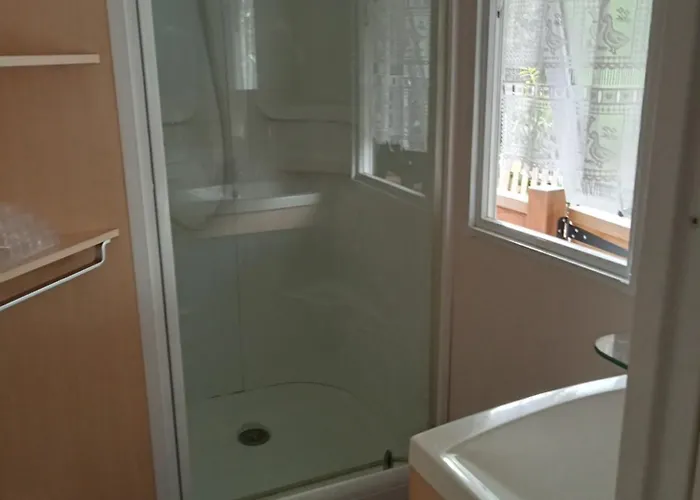 Camping Mobil Home Camping Proche Royan A 300M De La Plage *